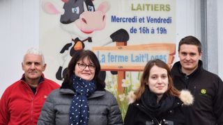Le Gaec des Loges, qui élève 65 vaches prim’holsteins, produit 650 000 l de lait. L’objectif des associés est d’en transformer 50 000 l par an. © Anne Mabire Le Gaec des Loges, qui élève 65 vaches prim’holsteins, produit 650 000 l de lait. L’objectif des associés est d’en transformer 50 000 l par an. © Anne Mabire